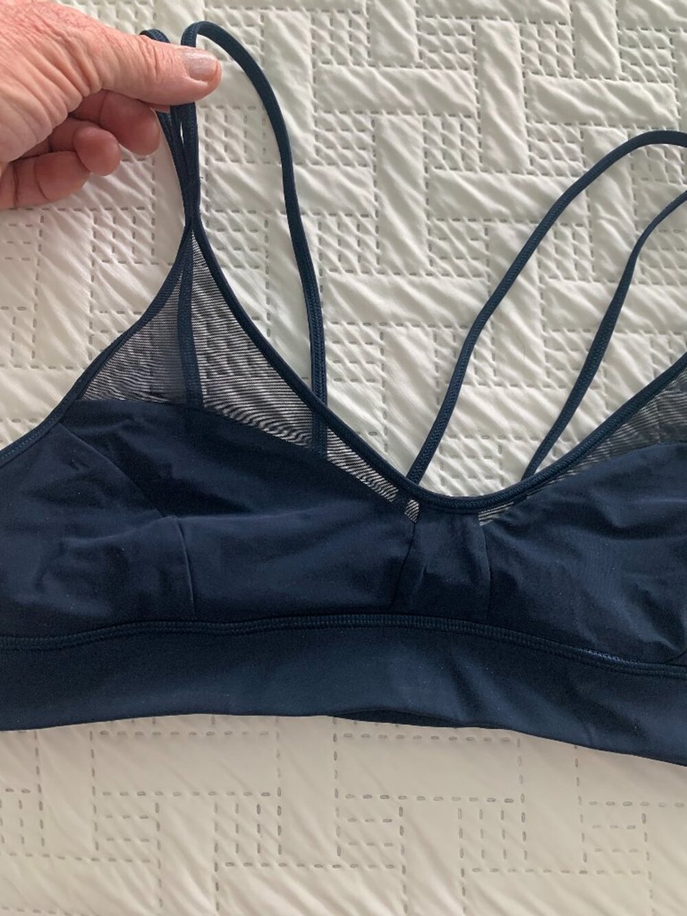lululemon athletica Flow Y Bra Nulu Size 6 Navy